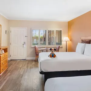 ** Motel Islander And Near Park And Convention Center United States