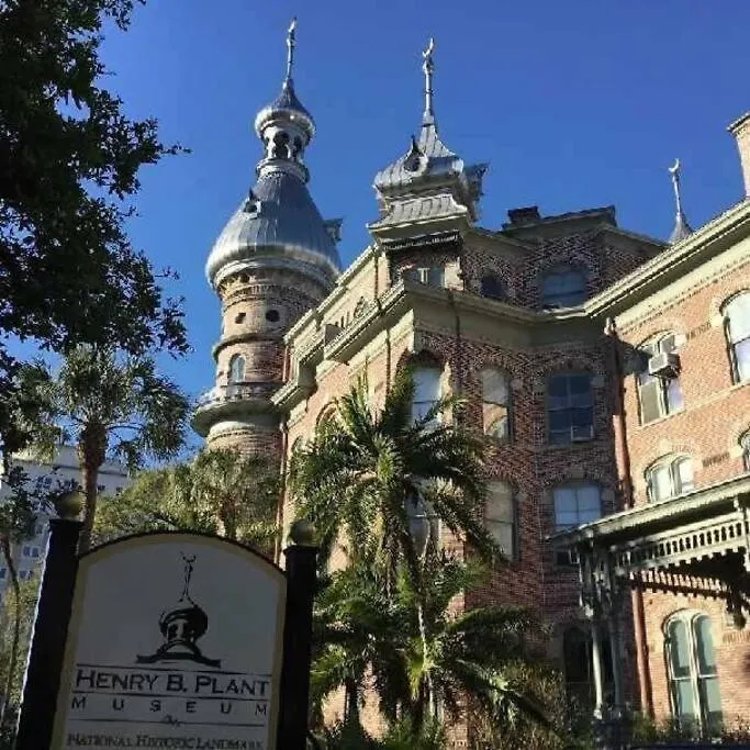 Apartment Lodging Near The Sun Tampa